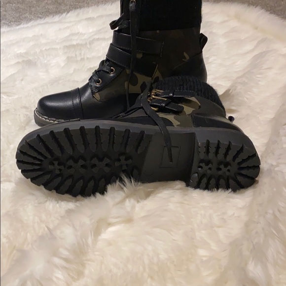 Low top boots with buckles NWOT - Picture 2 of 3